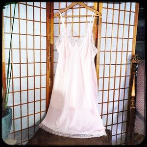 Vintage lingerie in pale pink size M